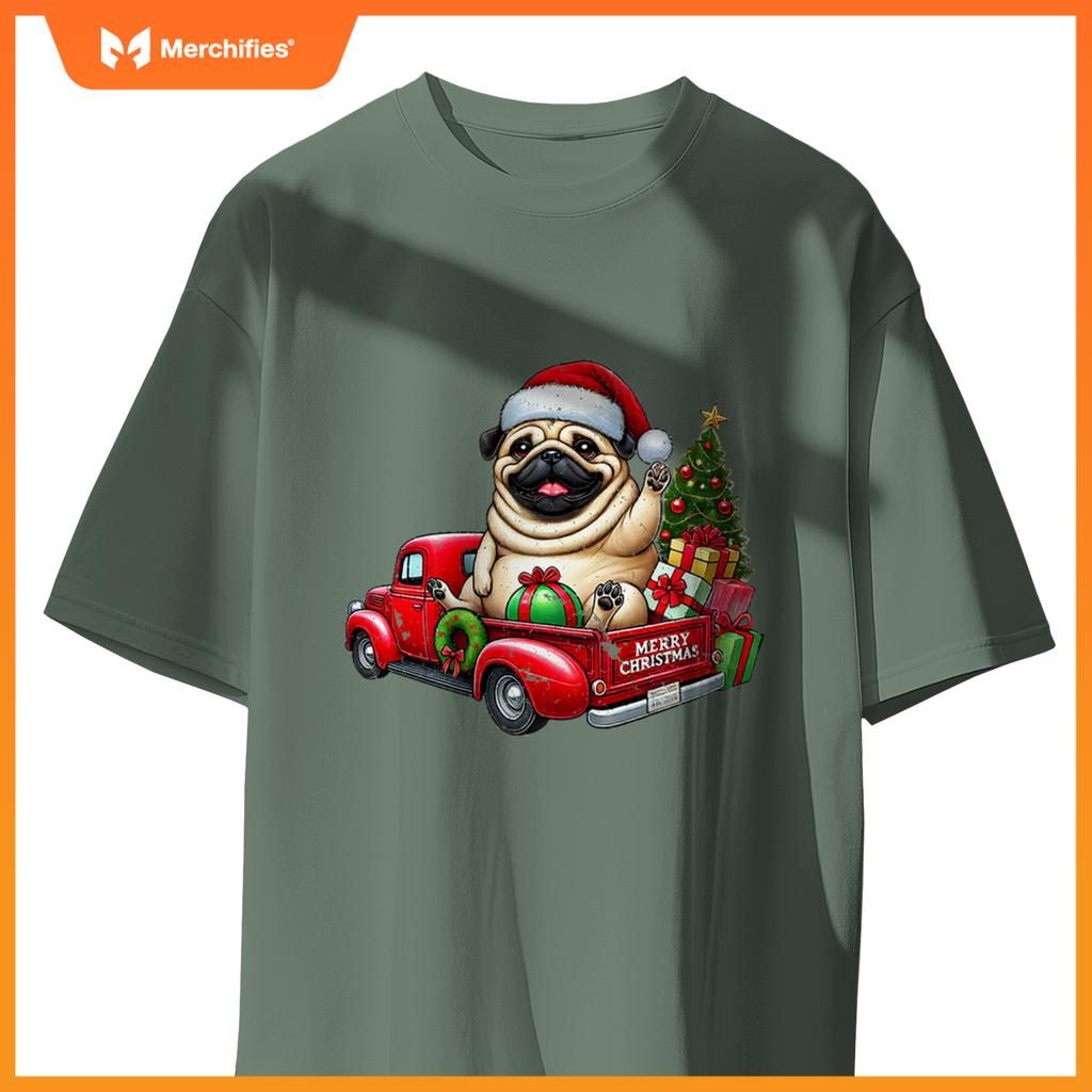 Pug Back of a Red Truck Christmas Trees Pug Xmas Party Premium T-Shirt