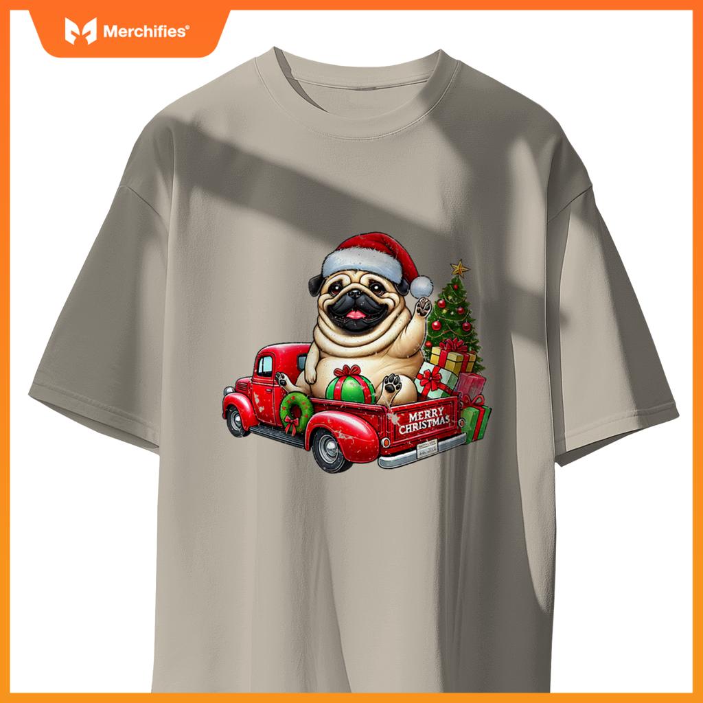 Pug Back of a Red Truck Christmas Trees Pug Xmas Party Premium T-Shirt