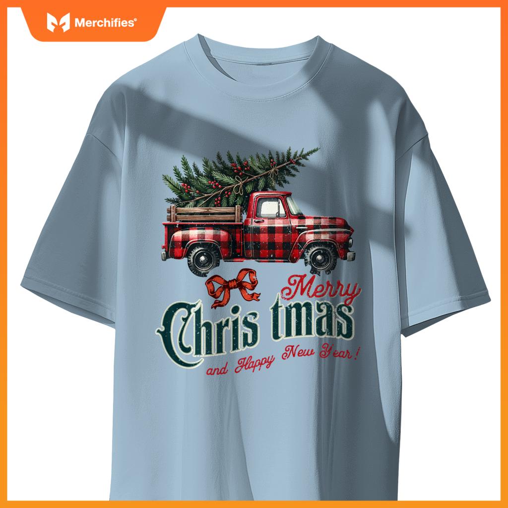 Red Pickup Truck Christmas Tree Vintage Christmas Men Women T-Shirt
