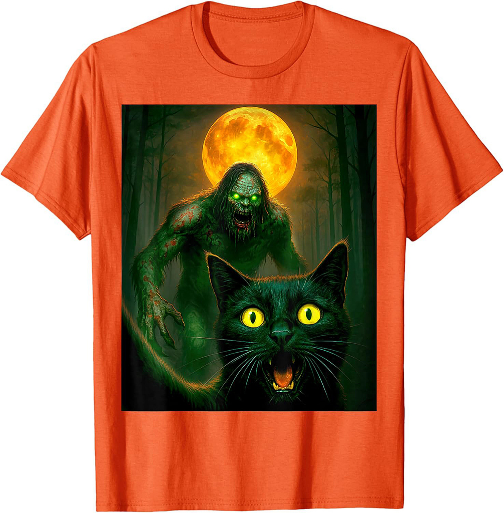 Scared Cat Selfie with Zombie Bigfoot Sasquatch Halloween T-Shirt