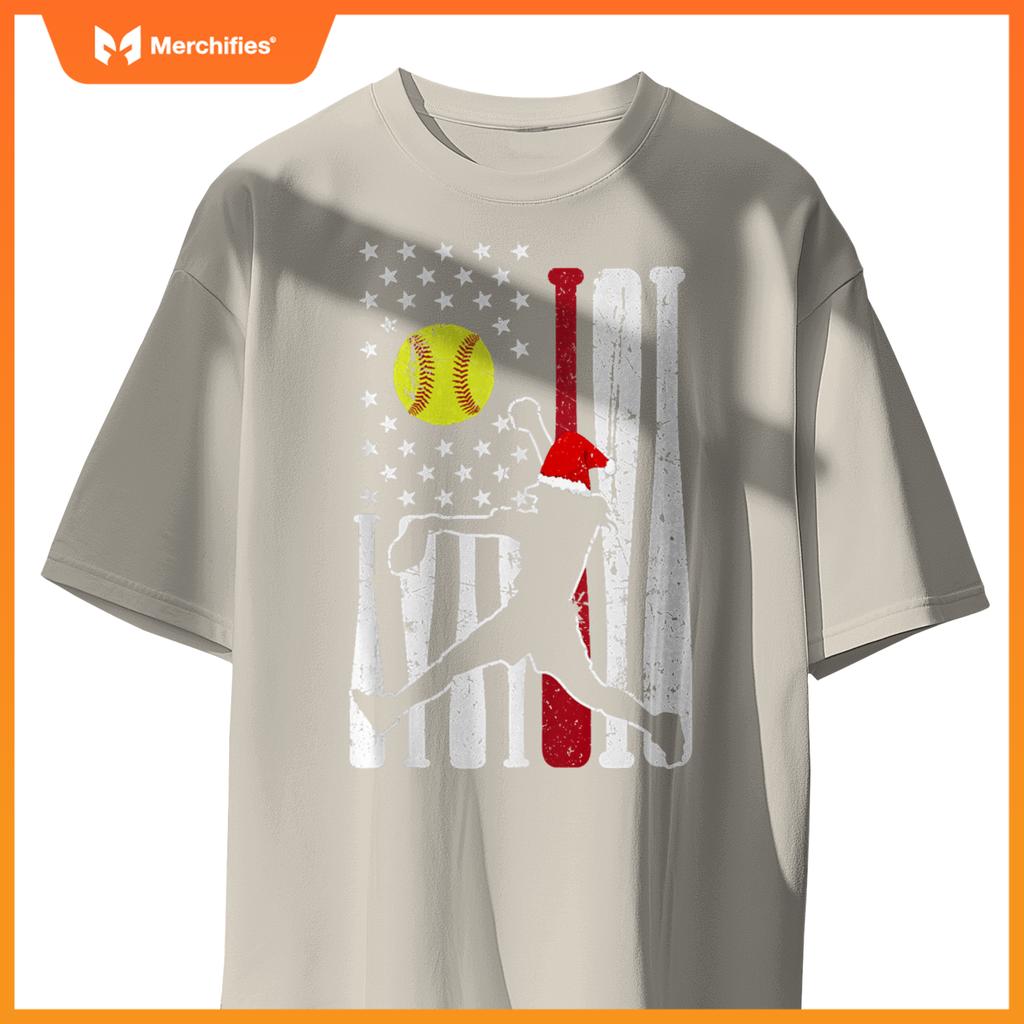 Softball USA Flag Santa Hat Patriotic Holiday Design T-Shirt