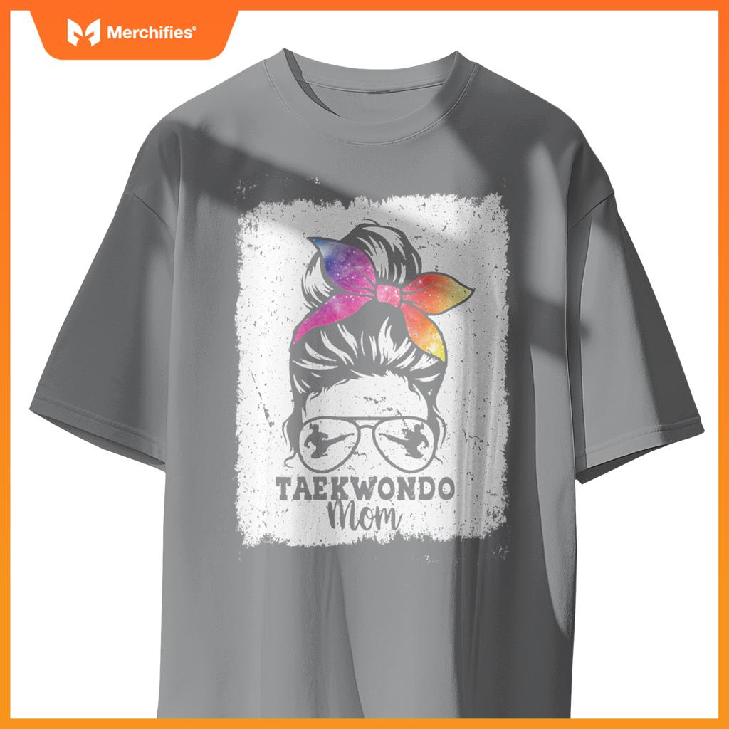 Taekwondo Mom Messy Bun Leopard Martial Arts Mothers Day T-Shirt