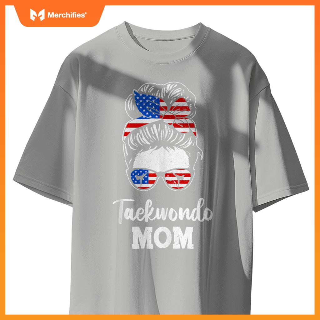 Taekwondo Mom USA American Flag Martial Arts Mothers Day T-shirt