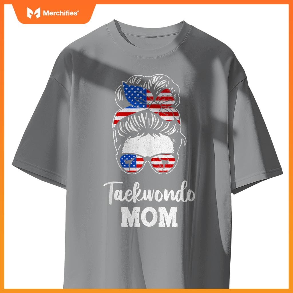 Taekwondo Mom USA American Flag Martial Arts Mothers Day T-shirt