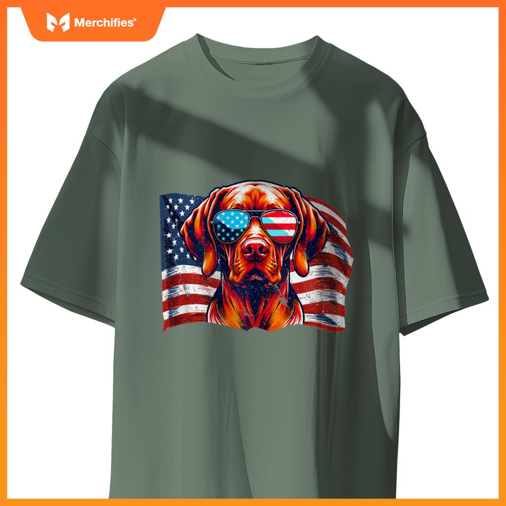 Vizsla Dog USA Flag Patriotic Sunglasses Freedom Vintage T-Shirt