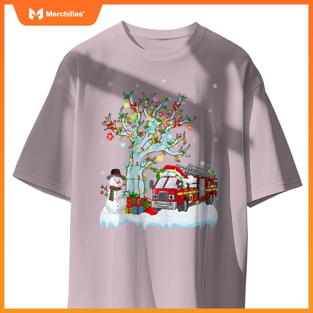 Xmas Tree Decoration Lighting Fire Truck Christmas T-Shirt