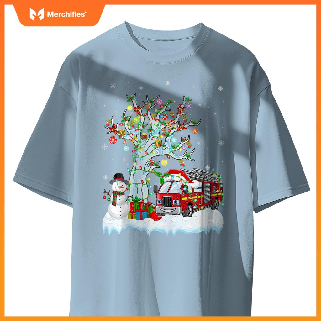Xmas Tree Decoration Lighting Fire Truck Christmas T-Shirt