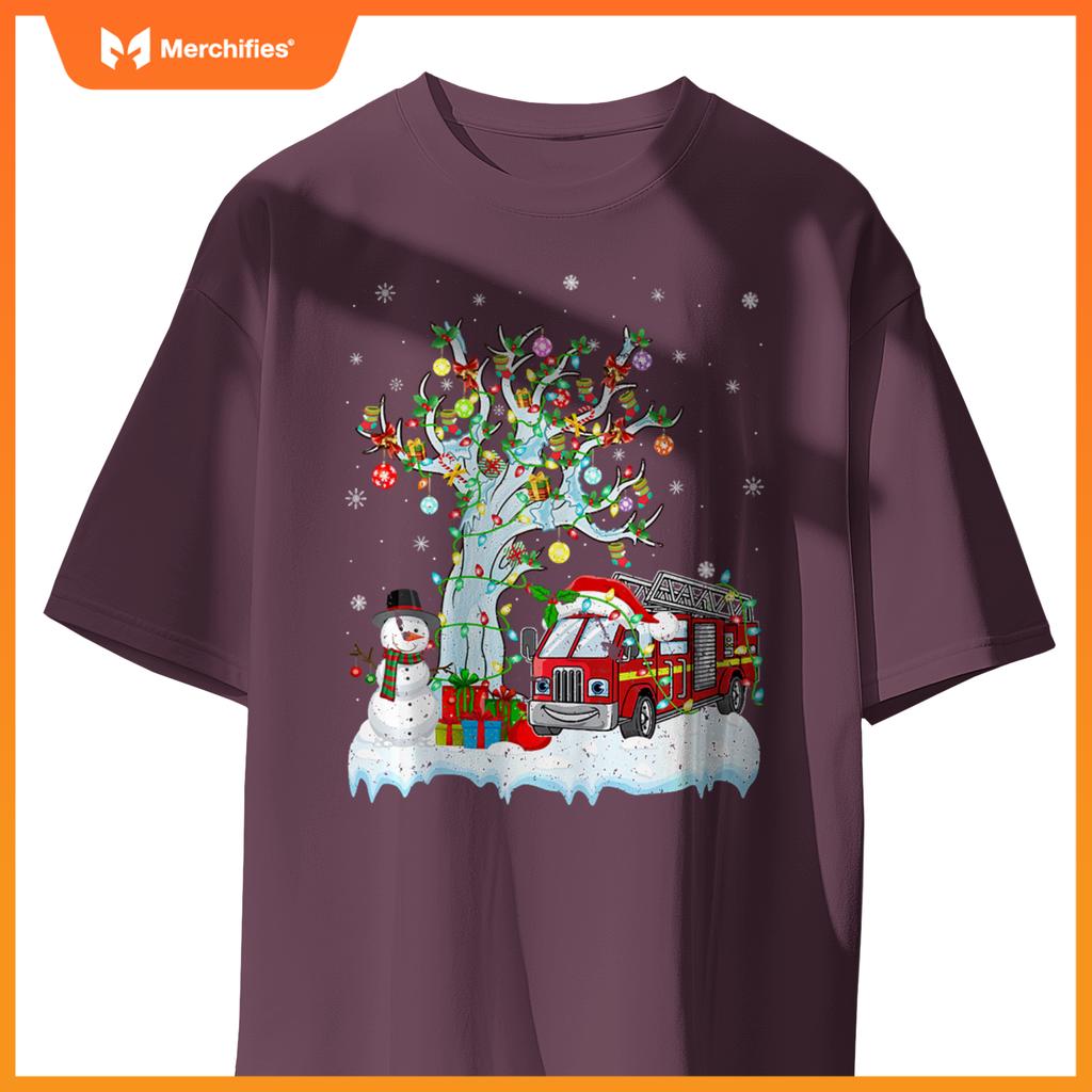 Xmas Tree Decoration Lighting Fire Truck Christmas T-Shirt