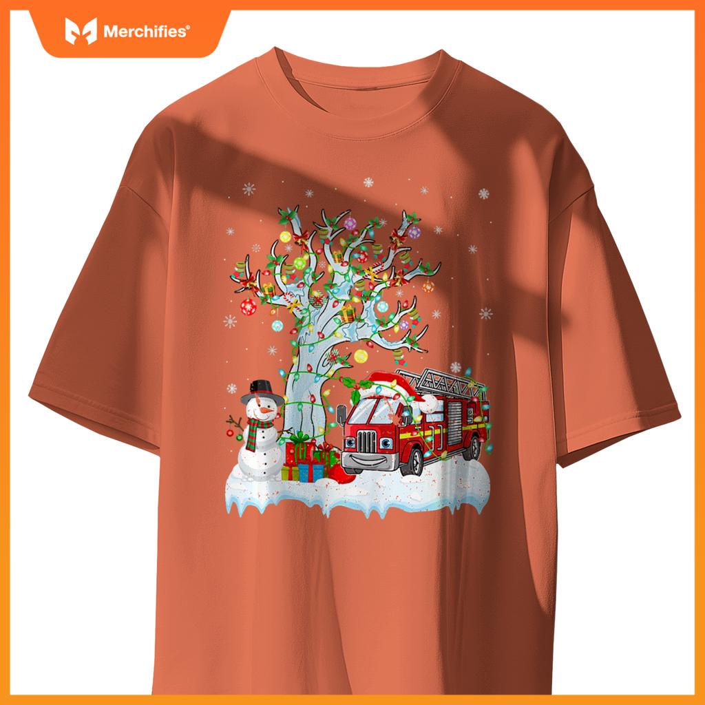 Xmas Tree Decoration Lighting Fire Truck Christmas T-Shirt