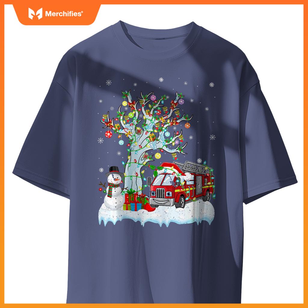 Xmas Tree Decoration Lighting Fire Truck Christmas T-Shirt