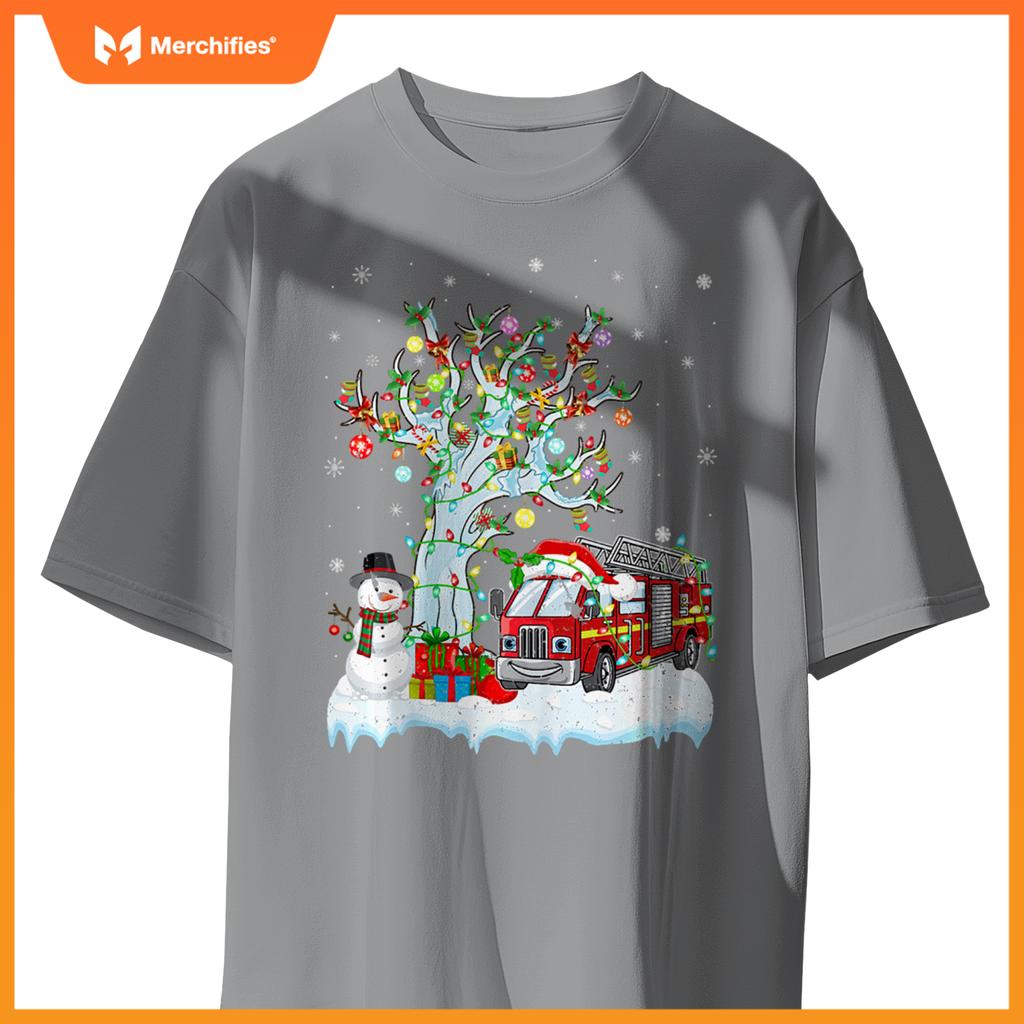 Xmas Tree Decoration Lighting Fire Truck Christmas T-Shirt