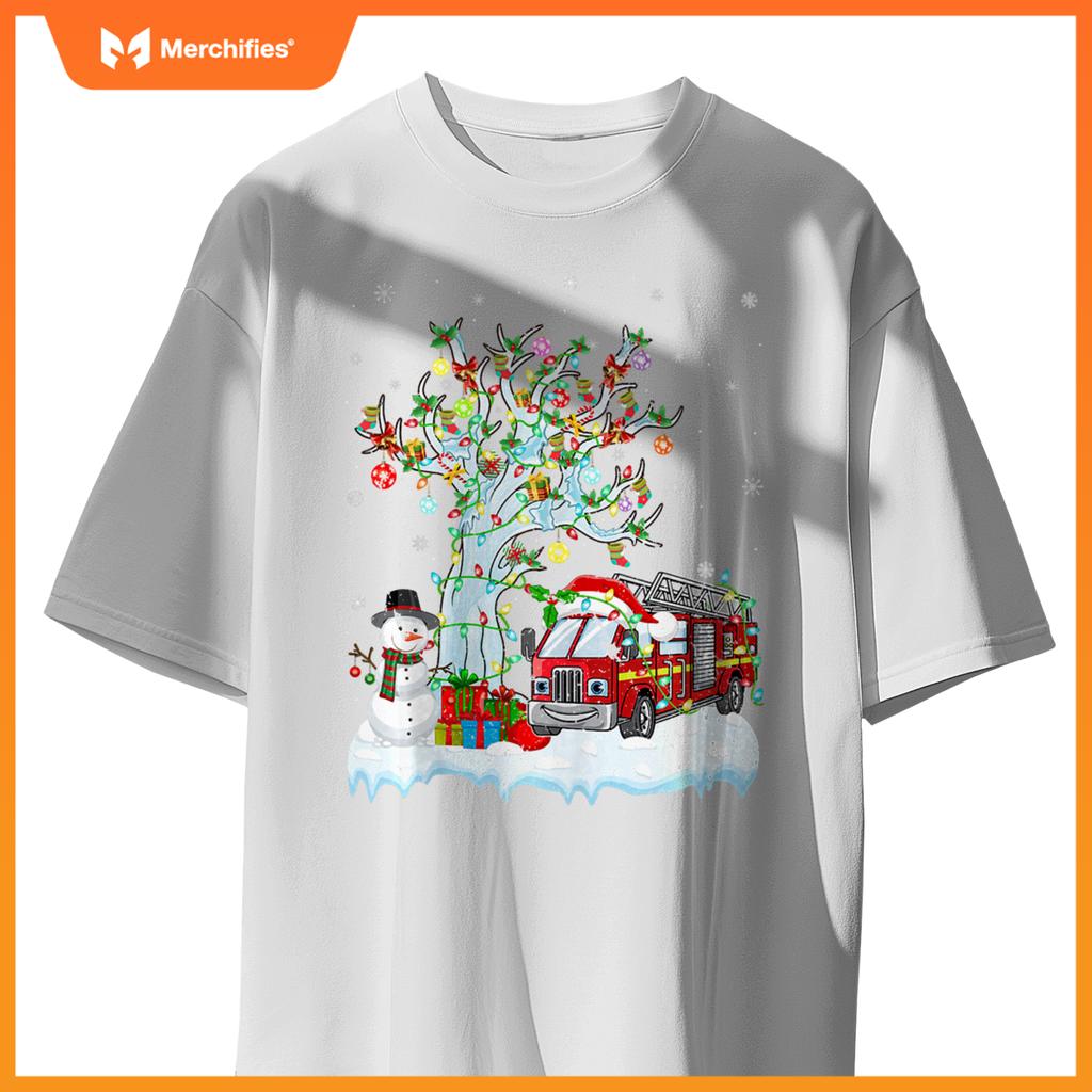 Xmas Tree Decoration Lighting Fire Truck Christmas T-Shirt