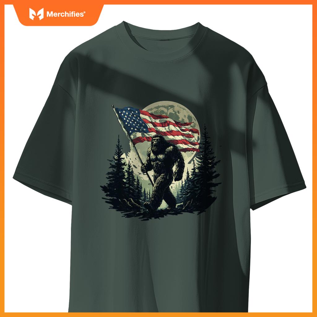 big foot bigfoot sasquatch american flag patriotic 4th july T-Shirt