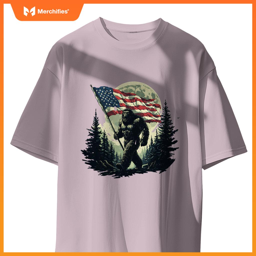 big foot bigfoot sasquatch american flag patriotic 4th july T-Shirt
