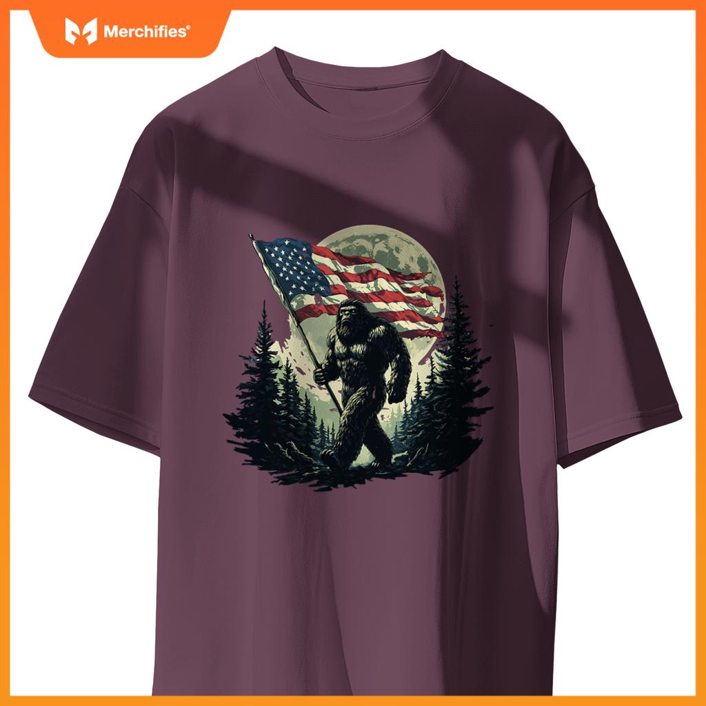 big foot bigfoot sasquatch american flag patriotic 4th july T-Shirt