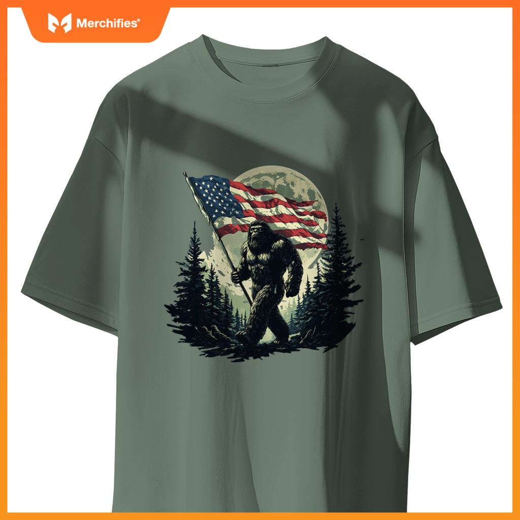 big foot bigfoot sasquatch american flag patriotic 4th july T-Shirt