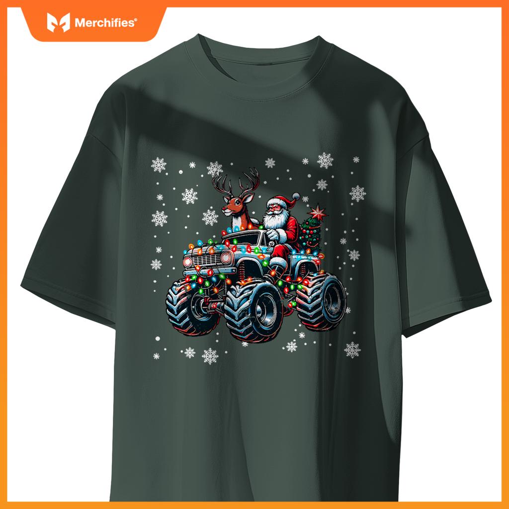 Christmas Santa Reindeer In Truck Xmas Lights Boys Youth T-Shirt