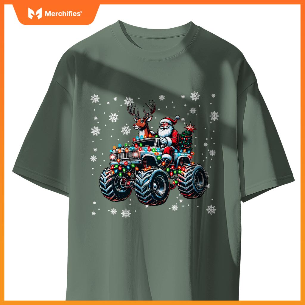 Christmas Santa Reindeer In Truck Xmas Lights Boys Youth T-Shirt