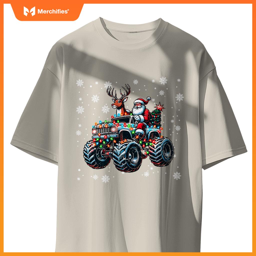 Christmas Santa Reindeer In Truck Xmas Lights Boys Youth T-Shirt