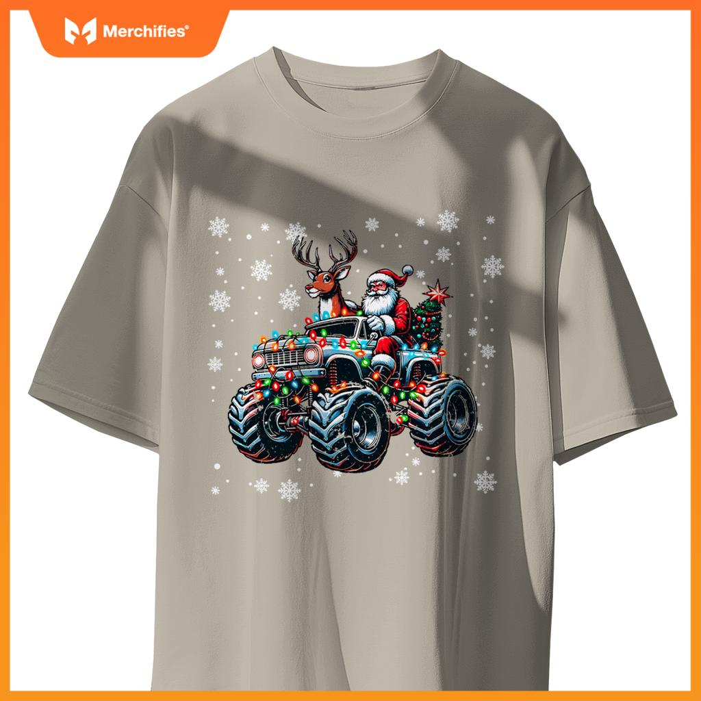 Christmas Santa Reindeer In Truck Xmas Lights Boys Youth T-Shirt