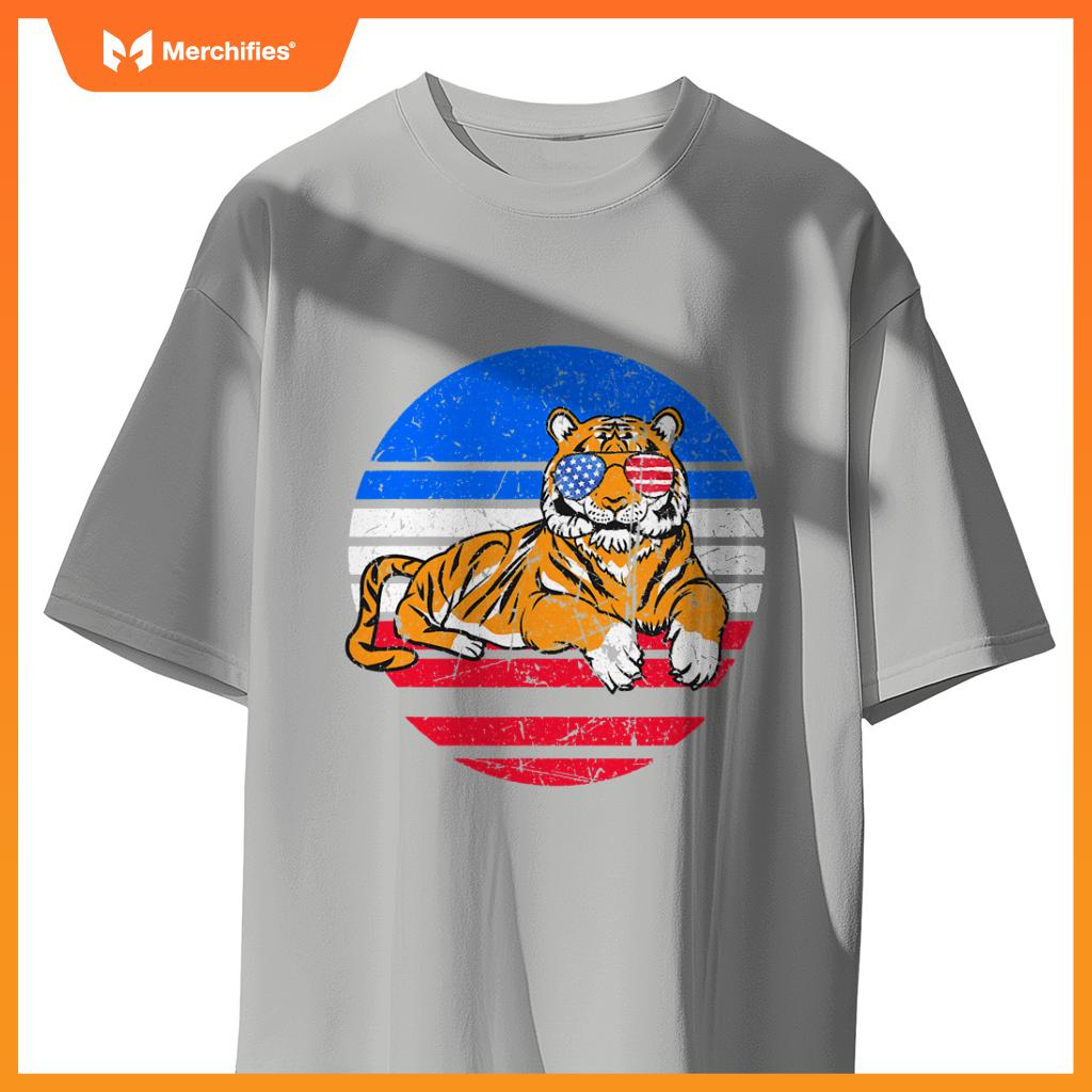 cool tiger patriotic american flag T-Shirt