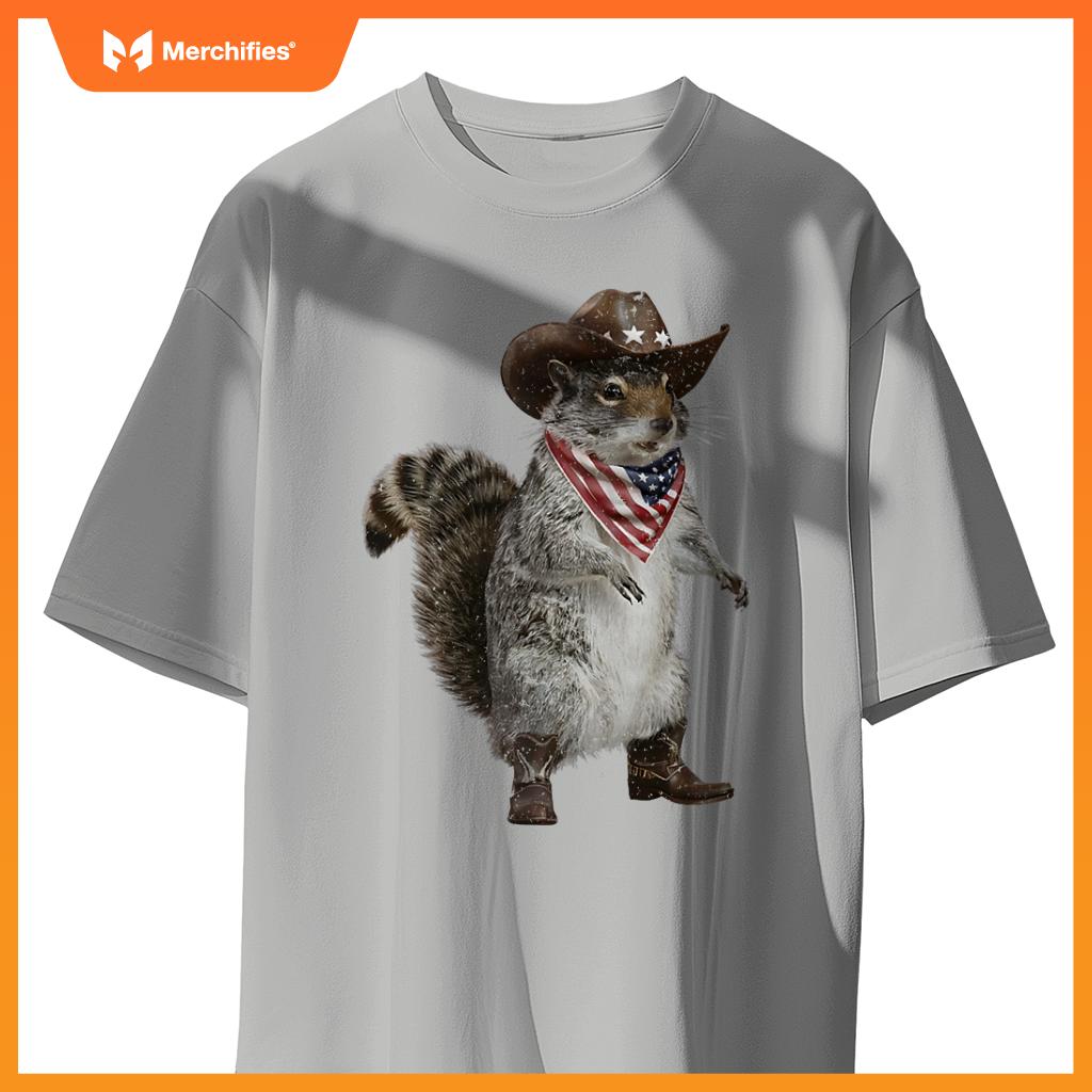 cowboy squirrel in patriotic out wildlife fun T-Shirt