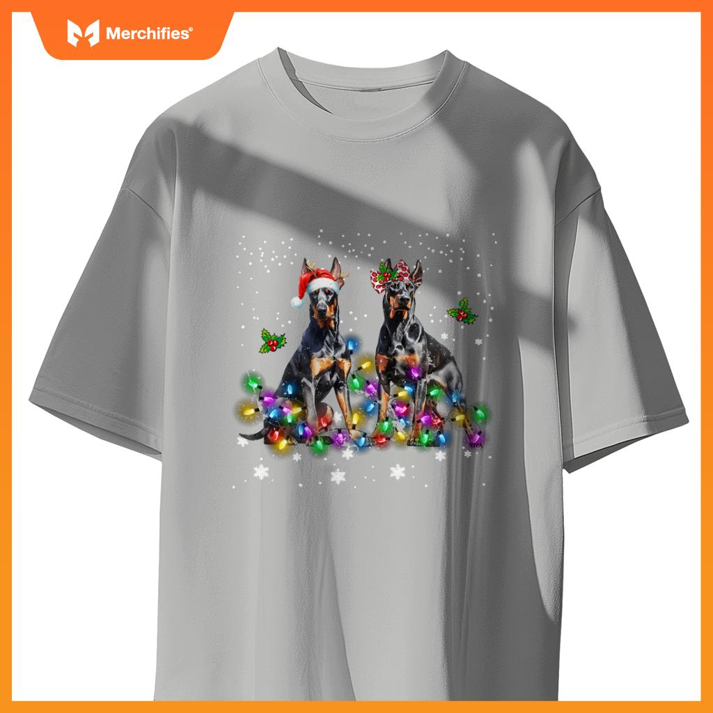 Doberman Dog Xmas Lights Men Women Christmas T-Shirt
