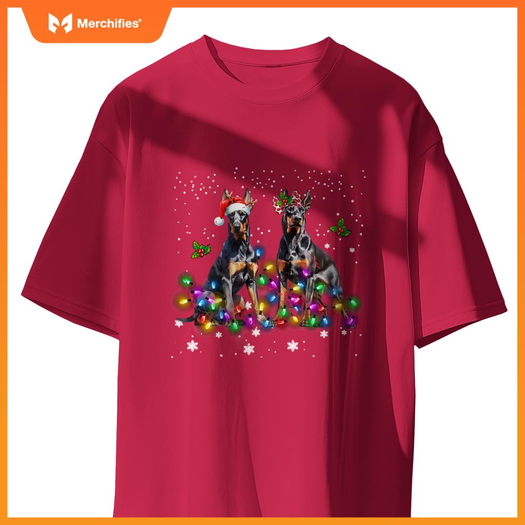 Doberman Dog Xmas Lights Men Women Christmas T-Shirt