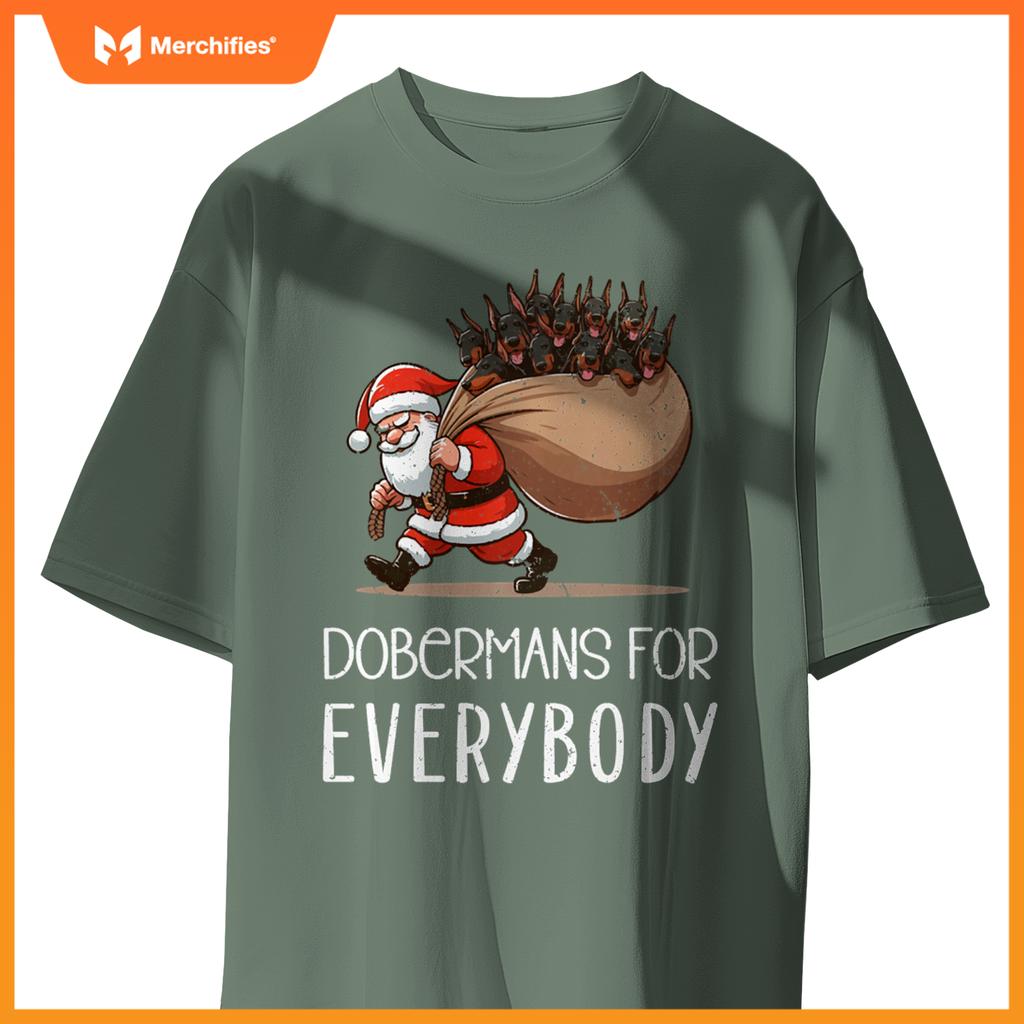 Doberman Pinscher Dog Mom Dad  Doberman Christmas Pullover T-Shirt