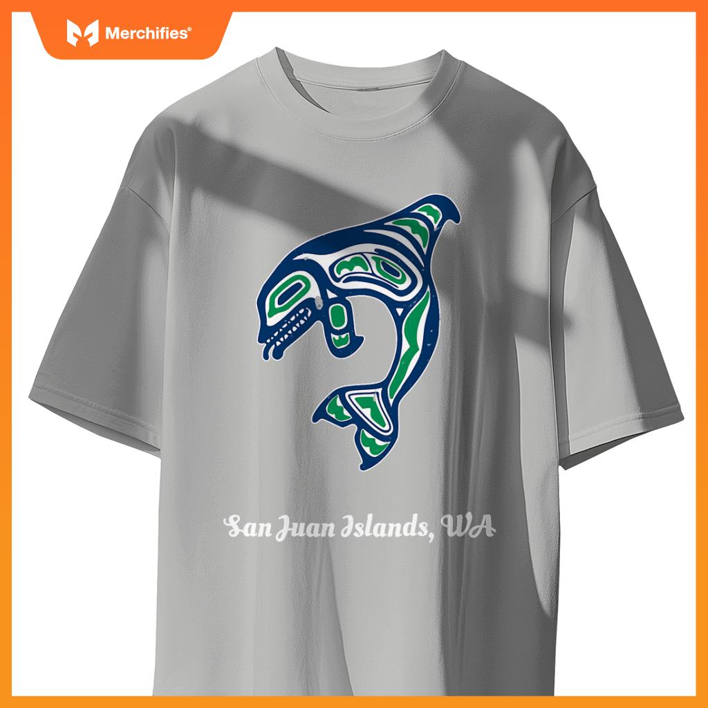 Green native american san juan islands wa orca killer whale T-Shirt