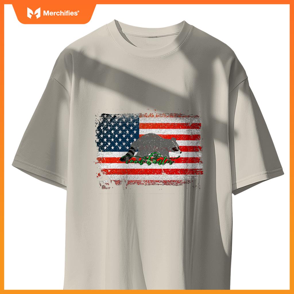 Patriotic coon hunter night life raccoon hunting distressed T-Shirt