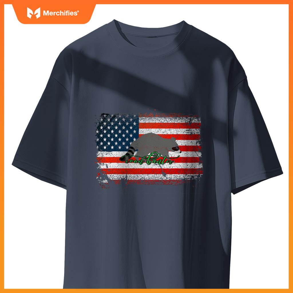 Patriotic coon hunter night life raccoon hunting distressed T-Shirt