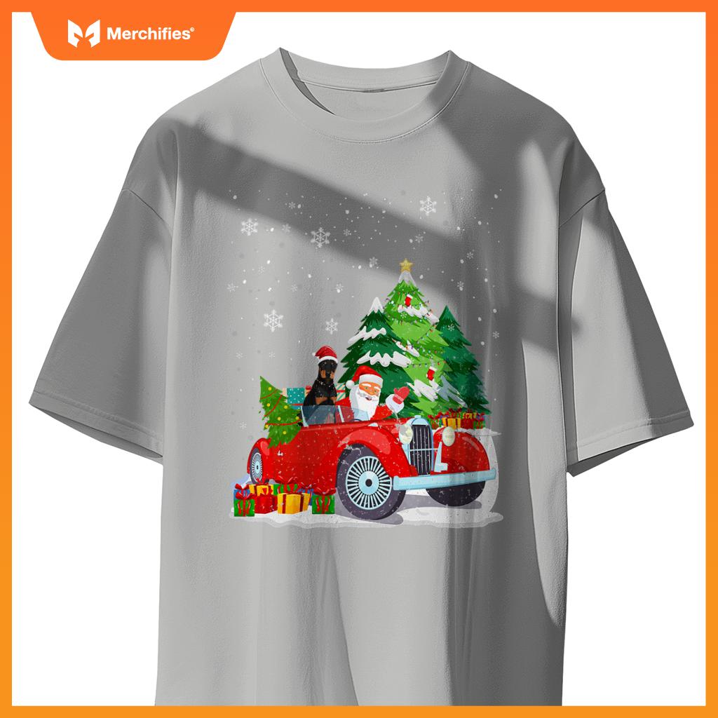 Santa Driving Christmas Car Doberman Santa Hat Novelty T-Shirt