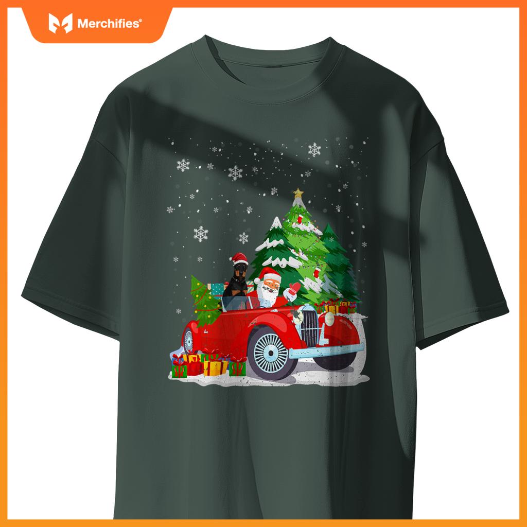 Santa Driving Christmas Car Doberman Santa Hat Novelty T-Shirt