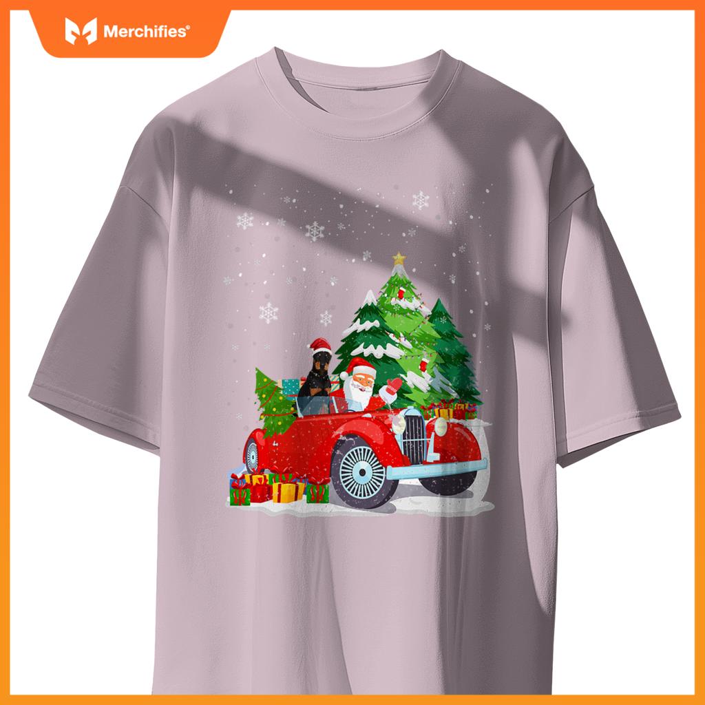 Santa Driving Christmas Car Doberman Santa Hat Novelty T-Shirt