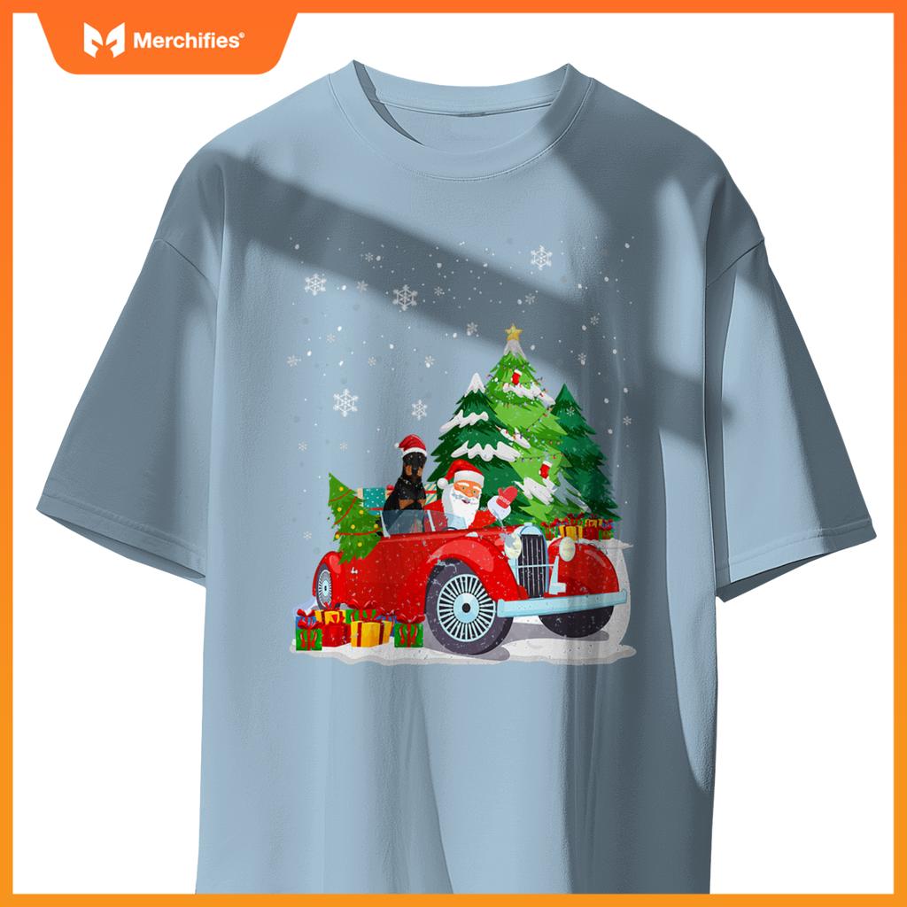 Santa Driving Christmas Car Doberman Santa Hat Novelty T-Shirt