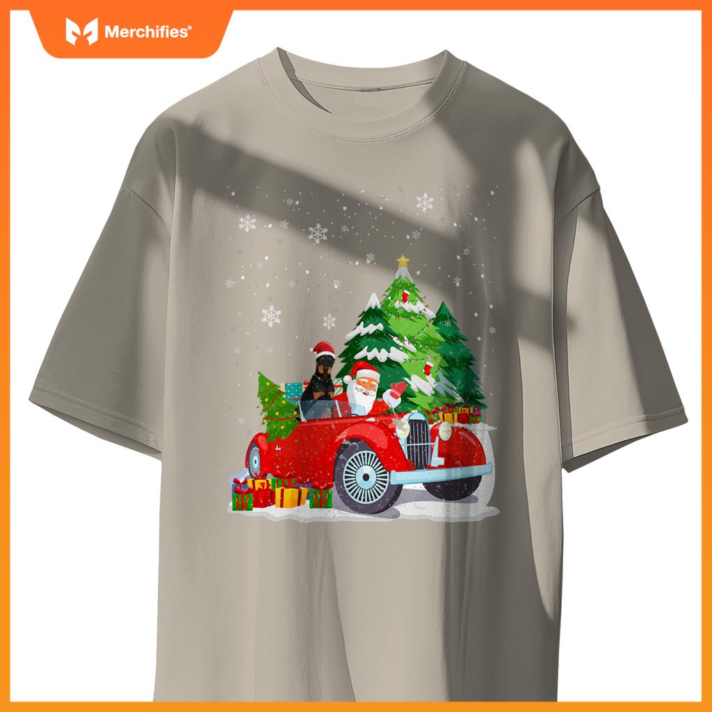 Santa Driving Christmas Car Doberman Santa Hat Novelty T-Shirt