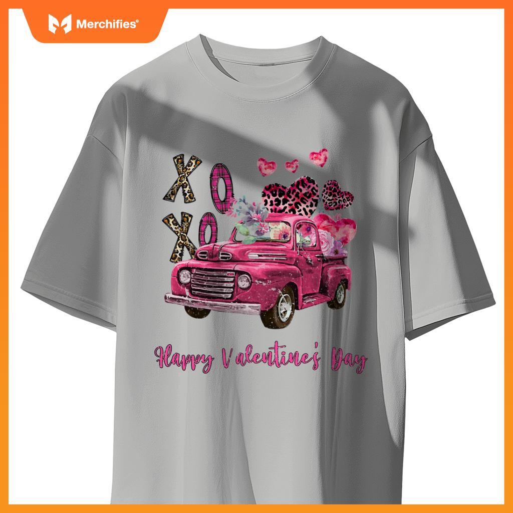 Xoxo Valentine Heart  Truck Valentines Day Couple T-Shirt