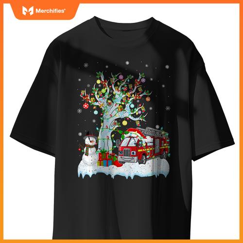 Xmas Tree Decoration Lighting Fire Truck Christmas T-Shirt